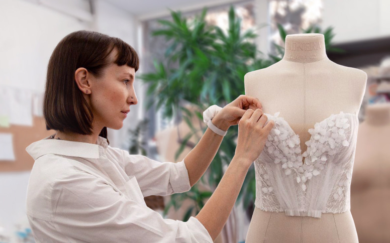 Estudio de caso: Flowlu CRM para diseñadores de vestidos de novia